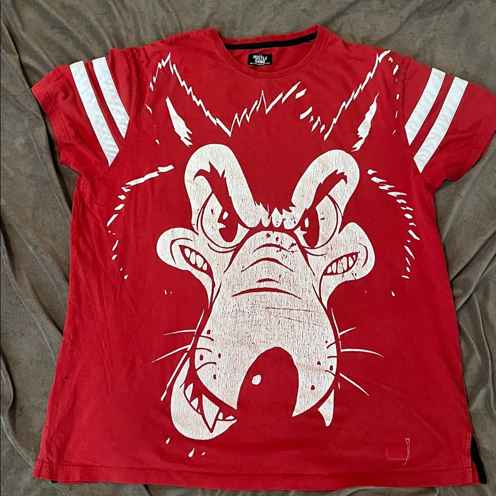 Hustle Gang- Bad Wolf Tee -size XL
Fair condition- stain and holes- see photos-